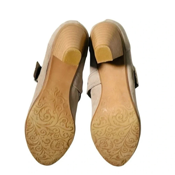 Michael Shannon Shelia Perforated Suede
Mary Jane Heels Gray 10 M - Picture 3 of 9